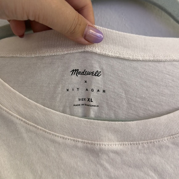 Madewell T shirt with modern design - Picture 3 of 3